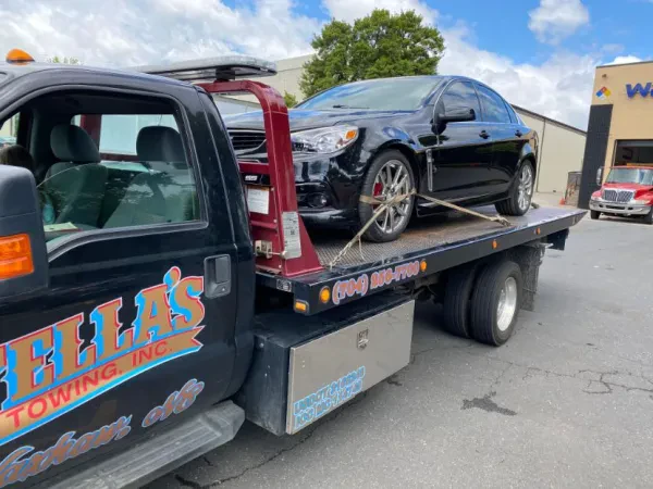 Stella's Towing & Truck Repair - photo 3