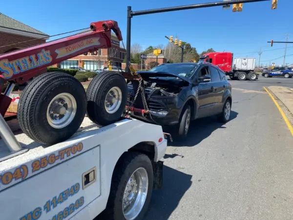 Stella's Towing & Truck Repair - photo 4