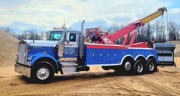 Hasse's Towing & Crane Service - photo 2