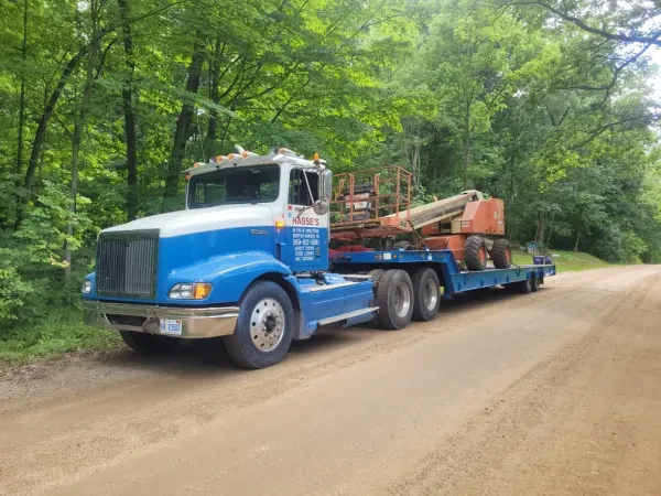 Hasse's Towing & Crane Service - photo 3