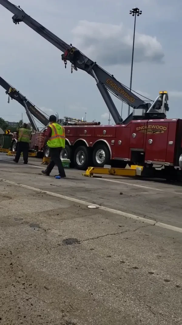 Englewood Truck Towing and Recovery - photo 2