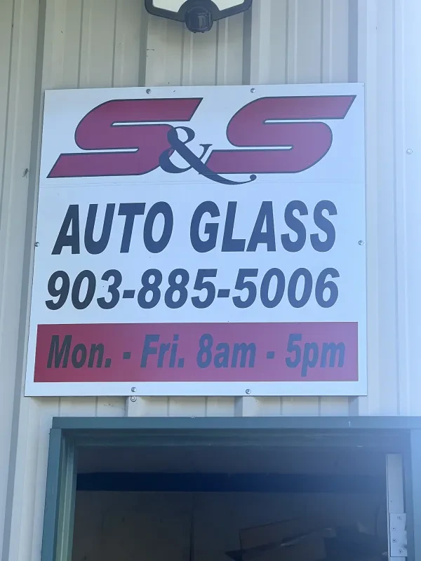 S & S Auto Glass - photo 2