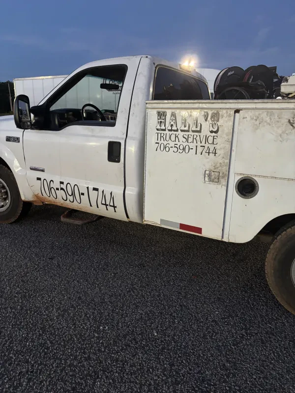 Hall's Truck Service - photo 2