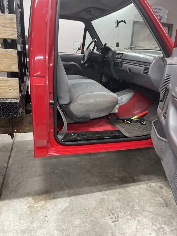 Largent's Body Shop - photo 2