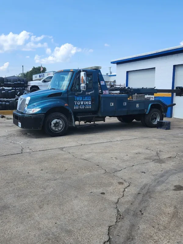 Twin Lakes Towing & Automotive LLC - photo 3