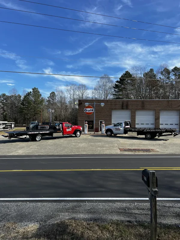 Neal's Towing LLC - photo 2