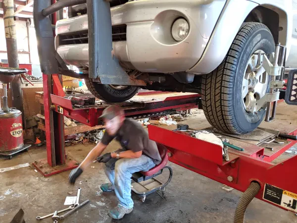 Discount Tire & Wrecker Services - photo 3