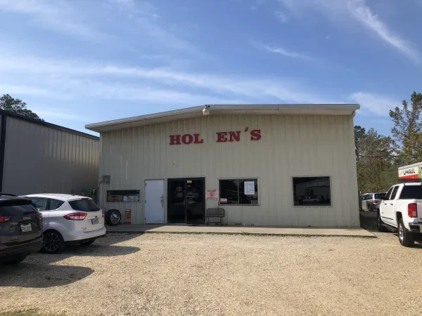 Holden's Wrecker Service - photo 3