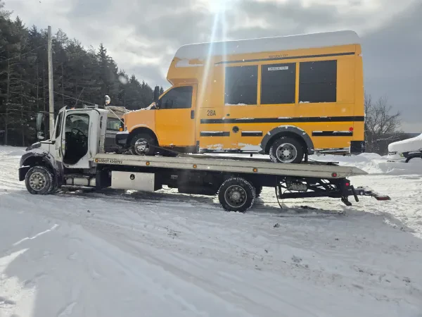 Zoom cny Towing & Recovery - photo 4