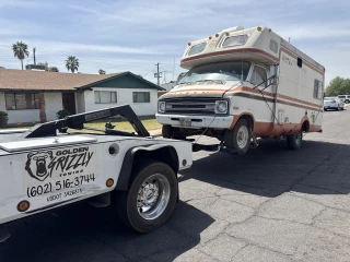 Golden Grizzly towing