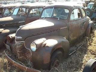 Oakleaf Old Cars JunkYard in Hartford (SD) - photo 1