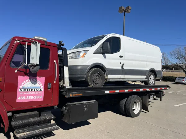 Alvarez towing service - photo 3