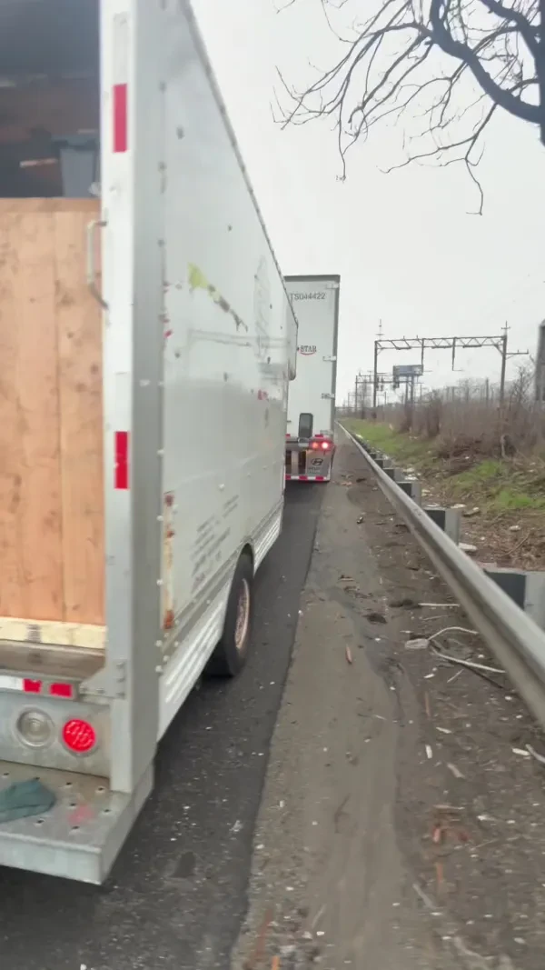 24HR Truck Tire Repair Road Service LLC - photo 2