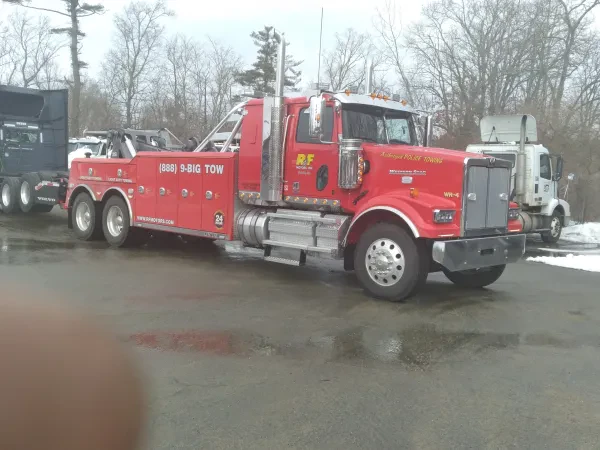Ballard Truck Center of Avon - photo 4