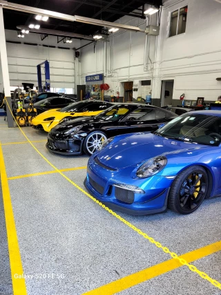 Mike's Auto Body North