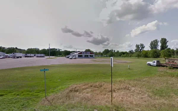 Petrie's Towing - photo 3