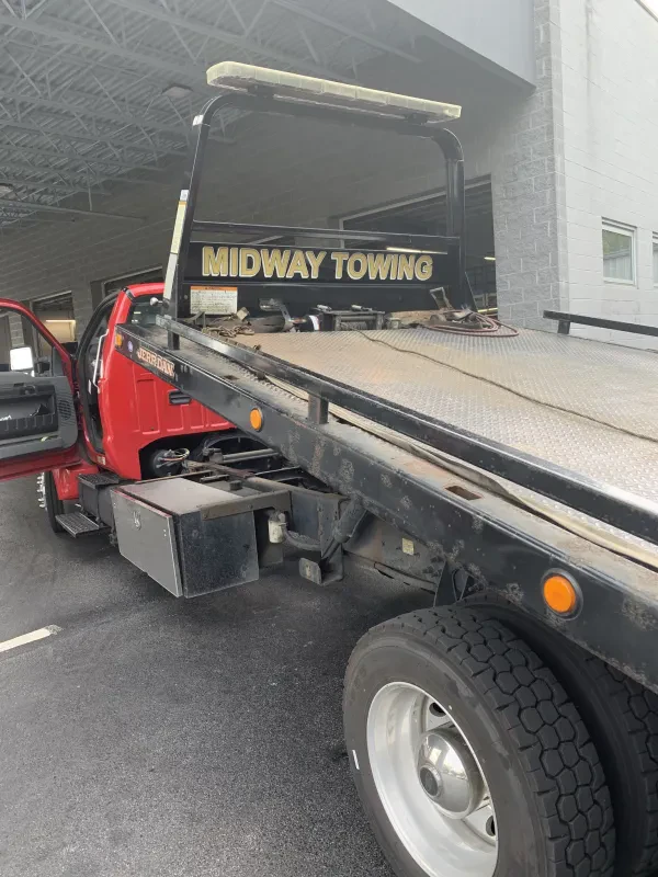 Midway Towing LLC - photo 2