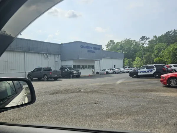 Hull Dobbs Collision Center - photo 3