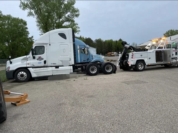 Toufong Towing and Autobody, Inc - photo 3