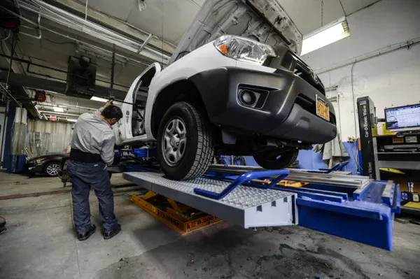J & F Chatsworth Auto Body - photo 2