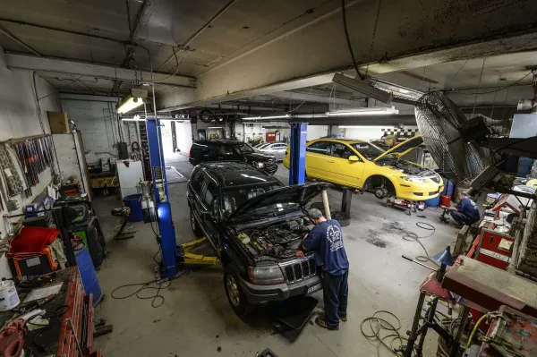 J & F Chatsworth Auto Body - photo 3