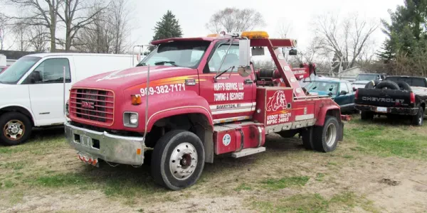 Huff's Service LLC Towing & Recovery - photo 2