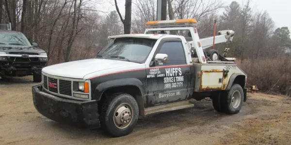 Huff's Service LLC Towing & Recovery - photo 4