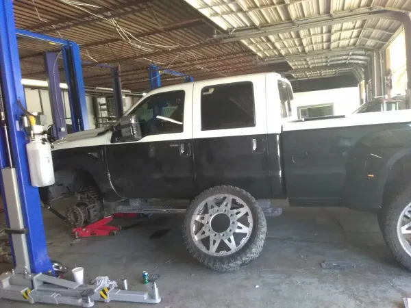 Brooks Highway angel on-site auto and diesel repair tire repair also ava.... - photo 3