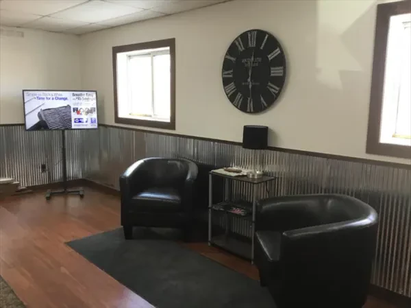 Green Lake Service Center - photo 3