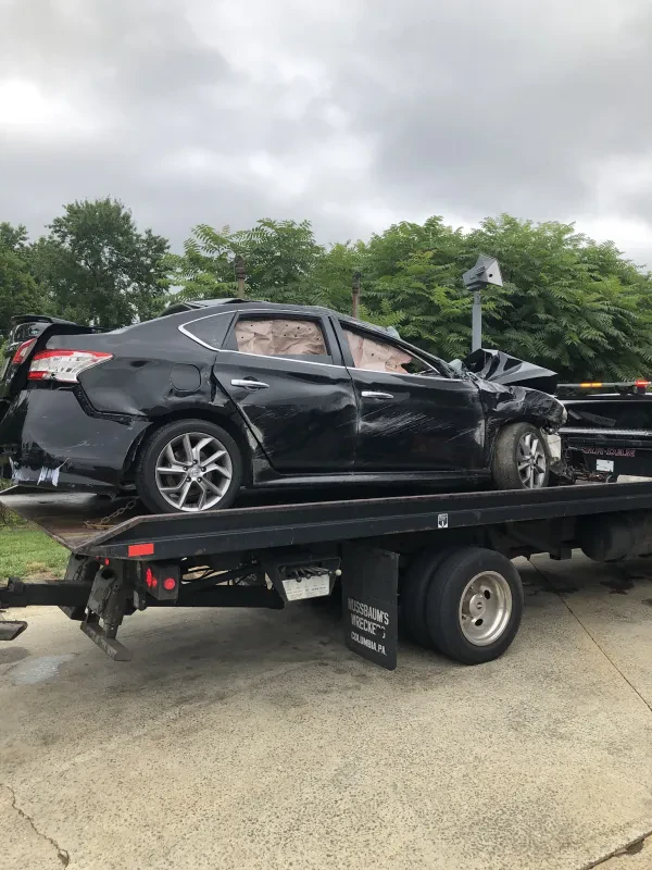 A & H TOWING - photo 2