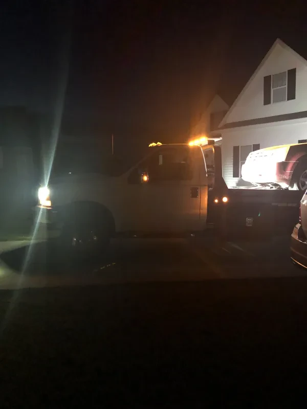 A & H TOWING - photo 4