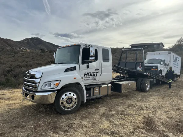 Hoist Towing & Off Road Recovery - photo 3