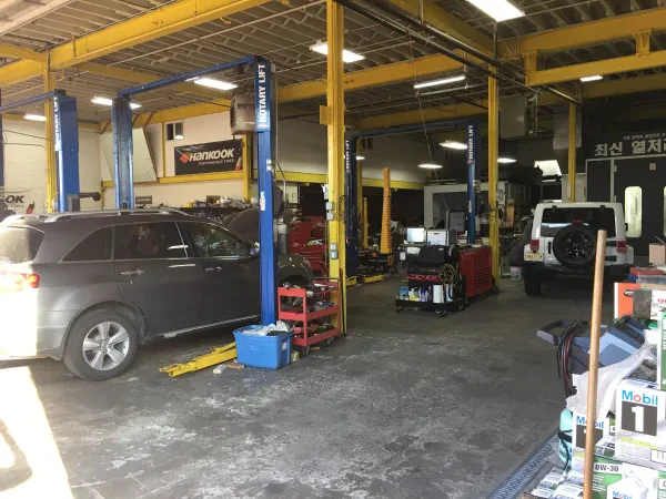Woori Auto Repair & Body Corporation - photo 2