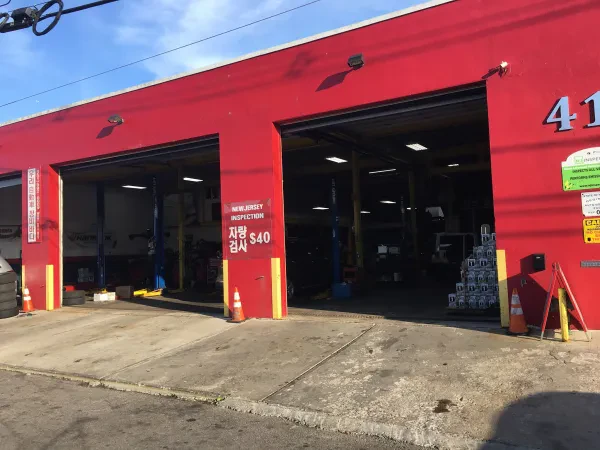 Woori Auto Repair & Body Corporation - photo 3