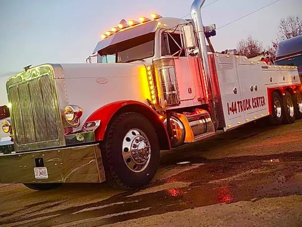 I-44 Truck Center - photo 3
