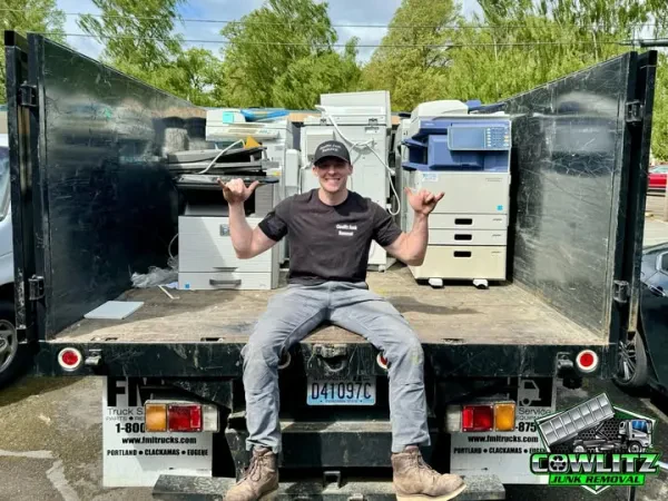 Cowlitz Junk Removal - photo 4