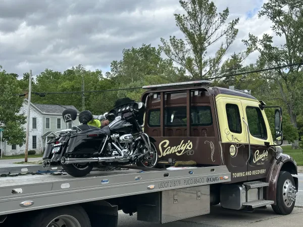 Sandy's Towing - photo 2