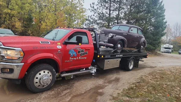 Corey's Big Dog Towing and Recovery - photo 2