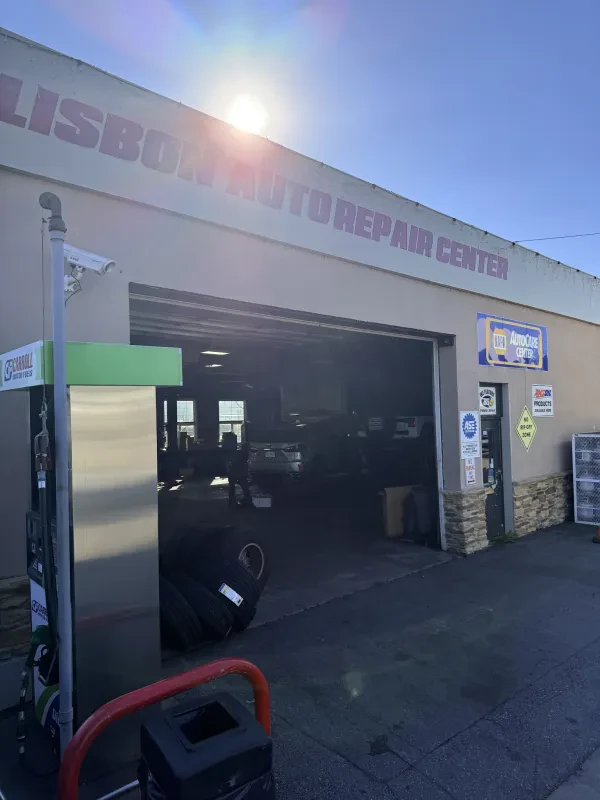 Lisbon Auto Repair Center - photo 3