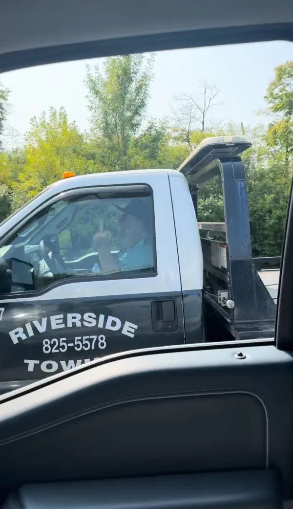 Riverside Towing And Recovery - photo 2