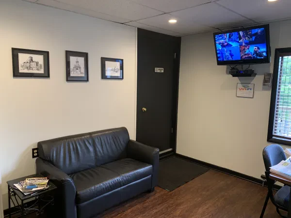 Pohlman's Auto & Tire Center - photo 2