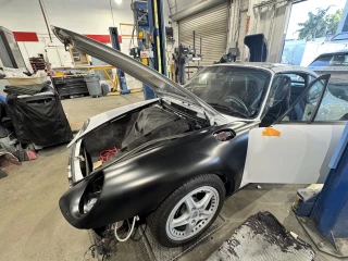 Eli's Collision Repair at LAX/Inglewood