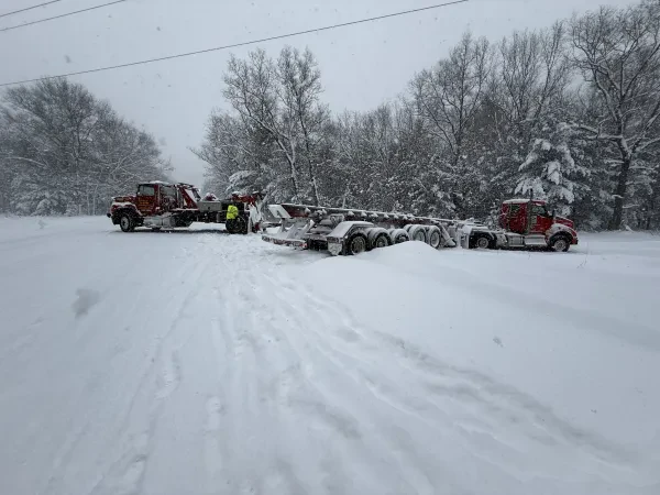Omar's Towing - photo 4