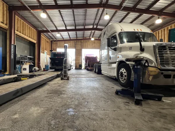 24hr Amigos Commercial Mobile Truck & Tire Repair - photo 4