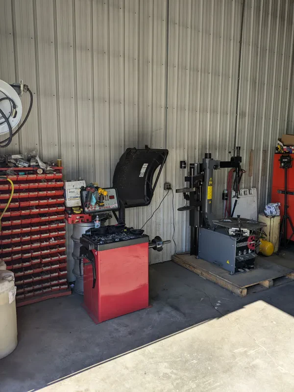 Eades Auto Repair and Towing - photo 4