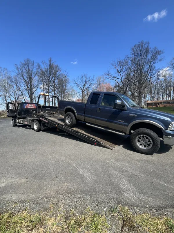 K & D Towing - photo 3