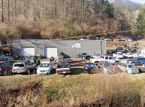 Davis Service and Towing Center - photo 4