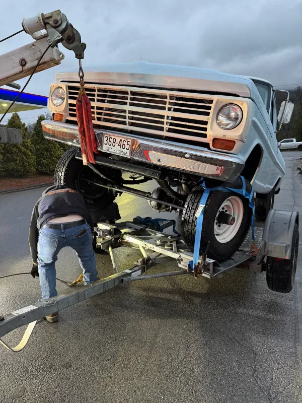 Top Notch Towing & Automotive LLC - photo 4