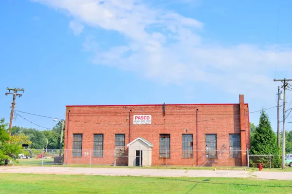 Pasco's Battery Warehouse - photo 2