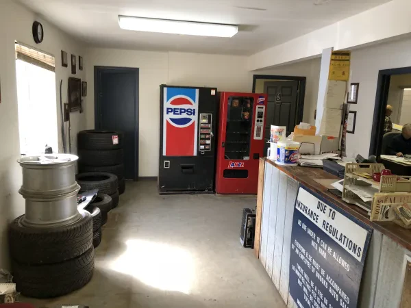 Brooks Auto Sales Inc - photo 3